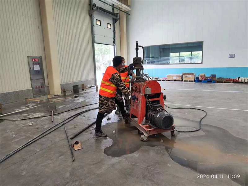 嘉祥厂房地面下沉塌陷注浆加固施工